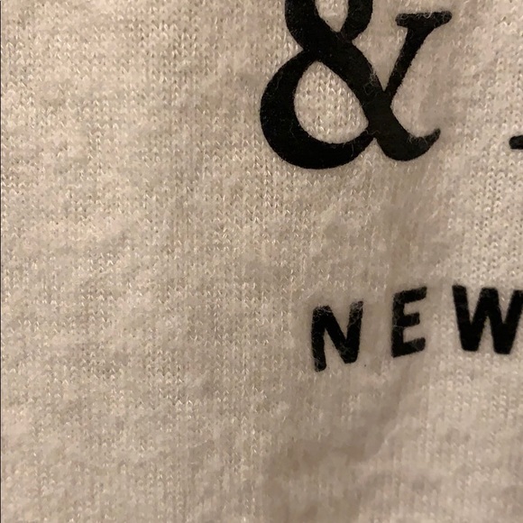 Abercrombie and Fitch Soft blend logo tee - Picture 3 of 4